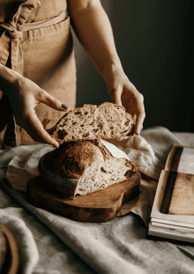 Apron for a bread baker